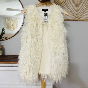 Mossimo Faux Fur Statement Vegan Fur Warm Vest XS NEW